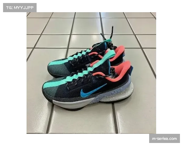 某运动品牌推出搭载新型压力传感器的篮球鞋，称可优化球员罚球起跳动作